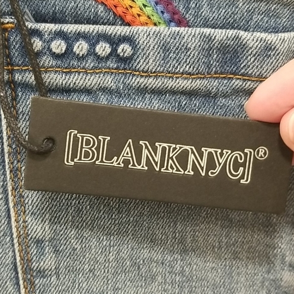 💕BLANKNYC💕 Astor Cut Off Shorts Sun Rainbow Embroidered Denim Raw Hem 27 NWT - Picture 11 of 13